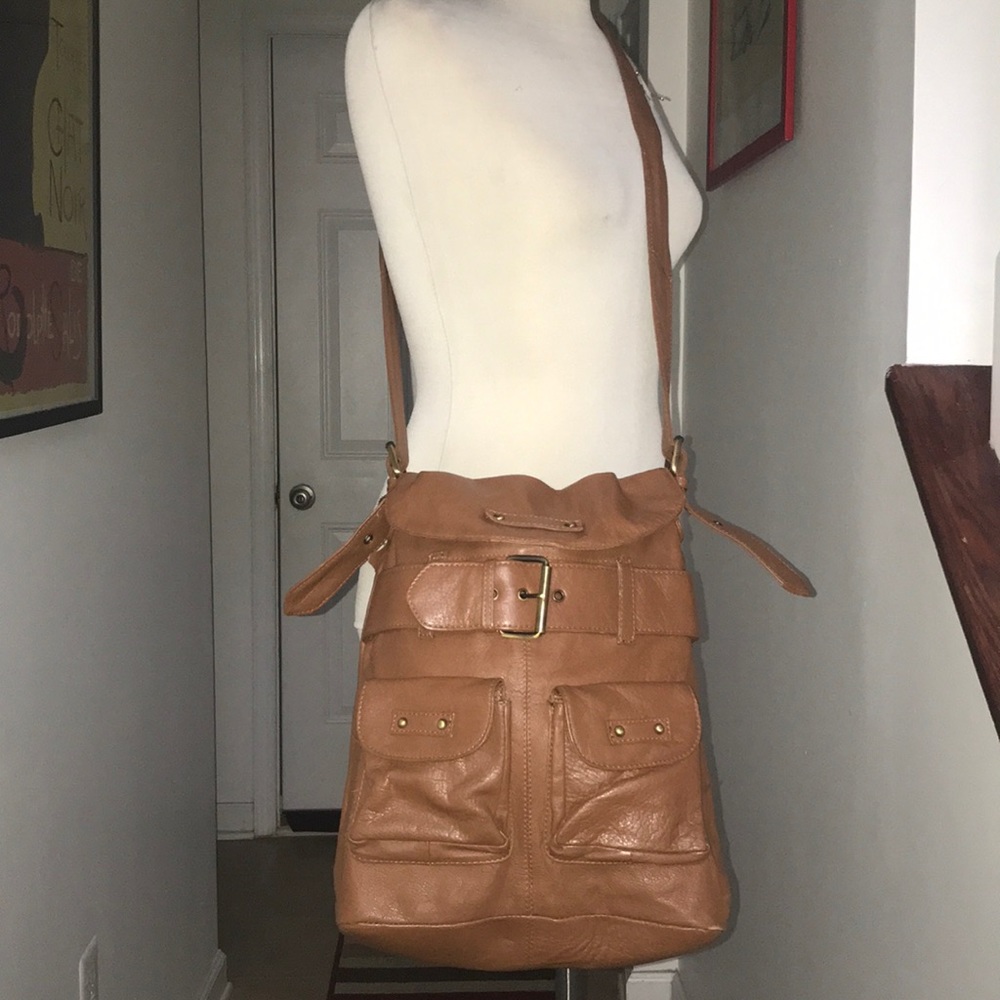 Sorpresa Cargo Leather Buckle Crossbody Bag 😘